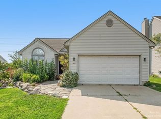 743 Berkshire Dr, Saline, MI 48176
