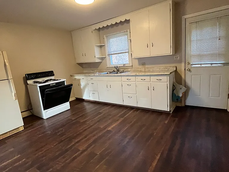 15077 Riverside Dr #3 — Photo 6