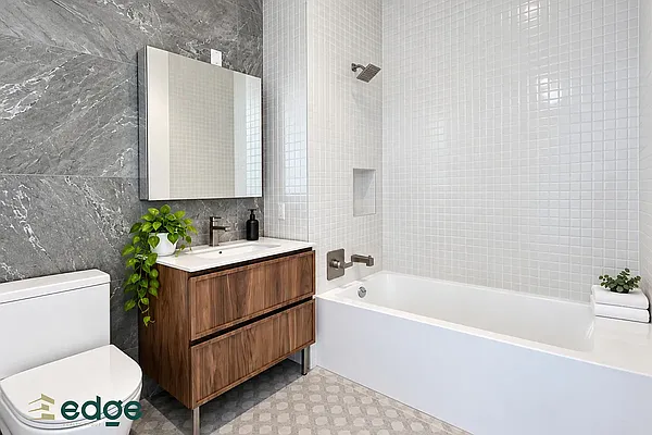Bathroom, photo 2