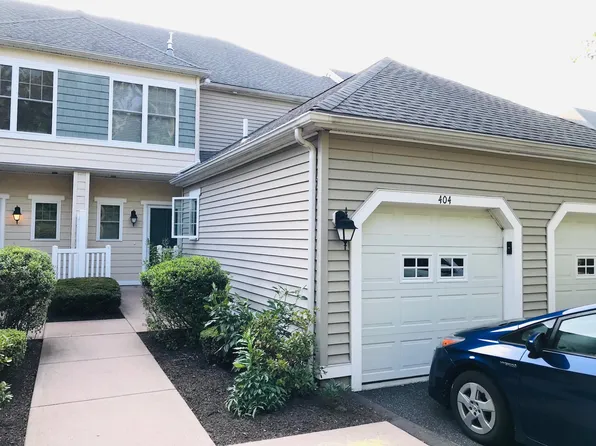 39 Ives St Unit 404, Hamden, CT 06518