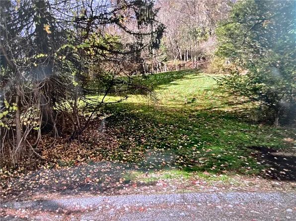 230 Meier Ln, Pittsburgh, PA 15223