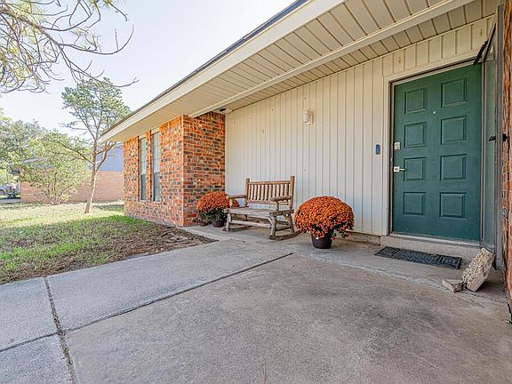 3rd image of 6536 Dunbar Dr
