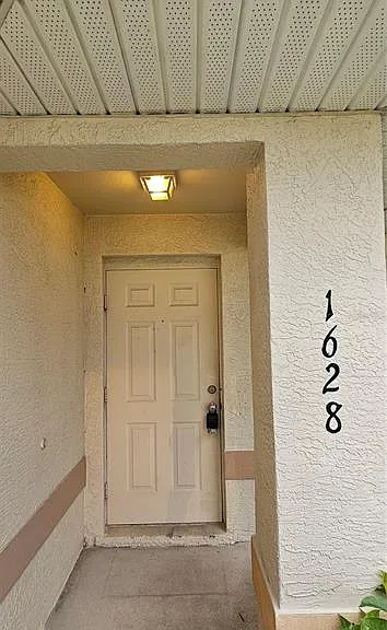 1628 SW Santa Barbara Pl — Photo 2