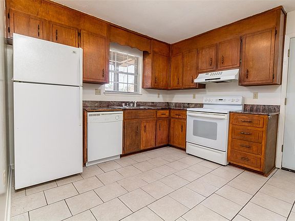 5th image of 4941 Yacht Harbour Dr