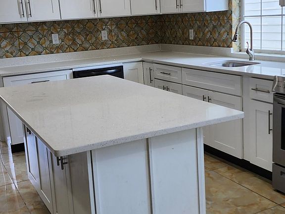 3rd image of 619 N 25th St