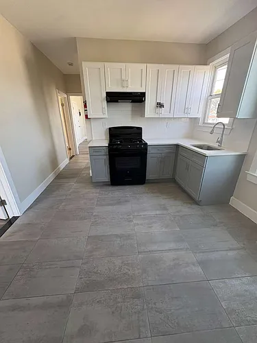 28 Wainwright St #1 Photo 1