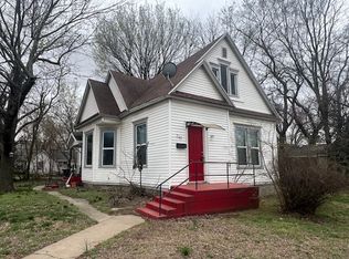 202-204 S Roane St, Webb City, MO 64870