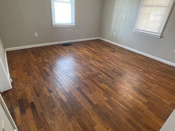 5th image of 2117 N Ault Ave