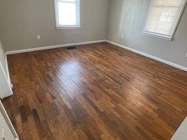 2117 N Ault Ave — Photo 5