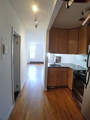 4th image of 71 Columbia St APT 4C
