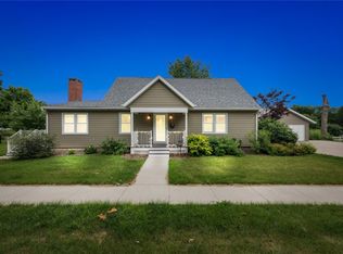 115 3rd St NE, Mount Vernon, IA 52314