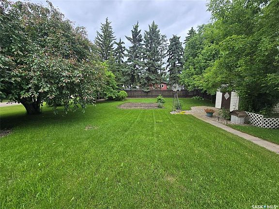 5th image of 700 Saskatchewan AVENUE