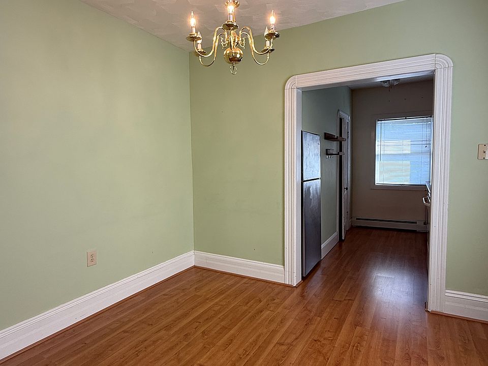 dining area in kitchen