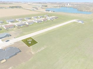 943 10th St SW, Dyersville, IA 52040