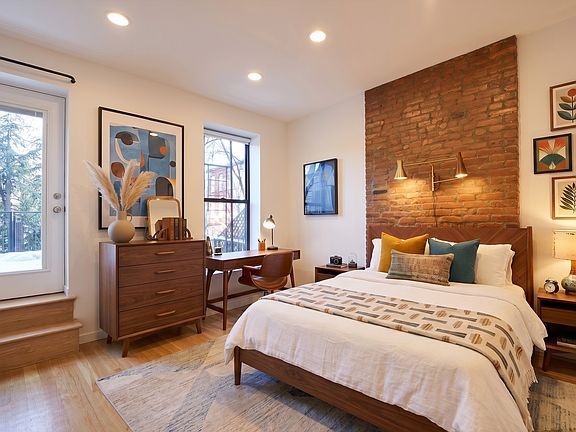 3rd image of 386 6th Ave APT 2