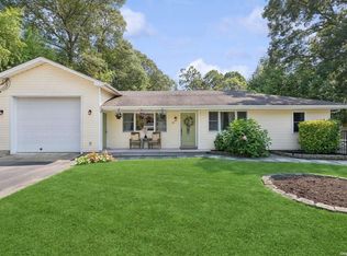 40 Puritan Ave, East Patchogue, NY 11772
