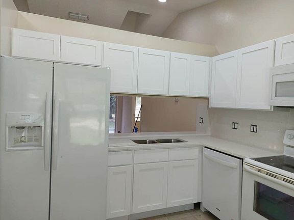 4th image of 1562 Bonview Ave