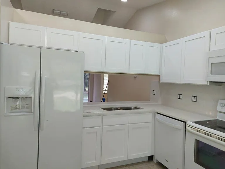1562 Bonview Ave — Photo 4