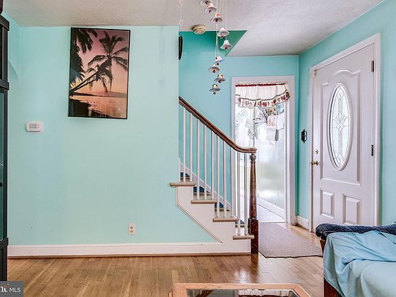 4th image of 5009 Rosemont Ave