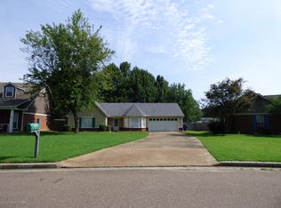 10166 Phillips Dr, Olive Branch, MS 38654