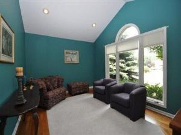 2nd image of 4741 Carriage Dr