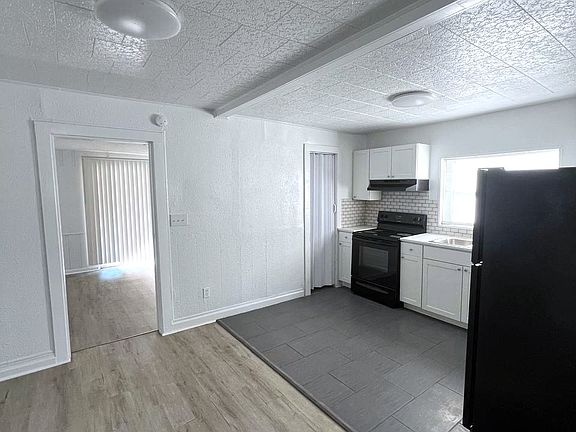 4th image of 1019 N Marion Ave