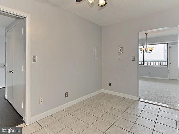 4th image of 3709 S George Mason Dr APT 903