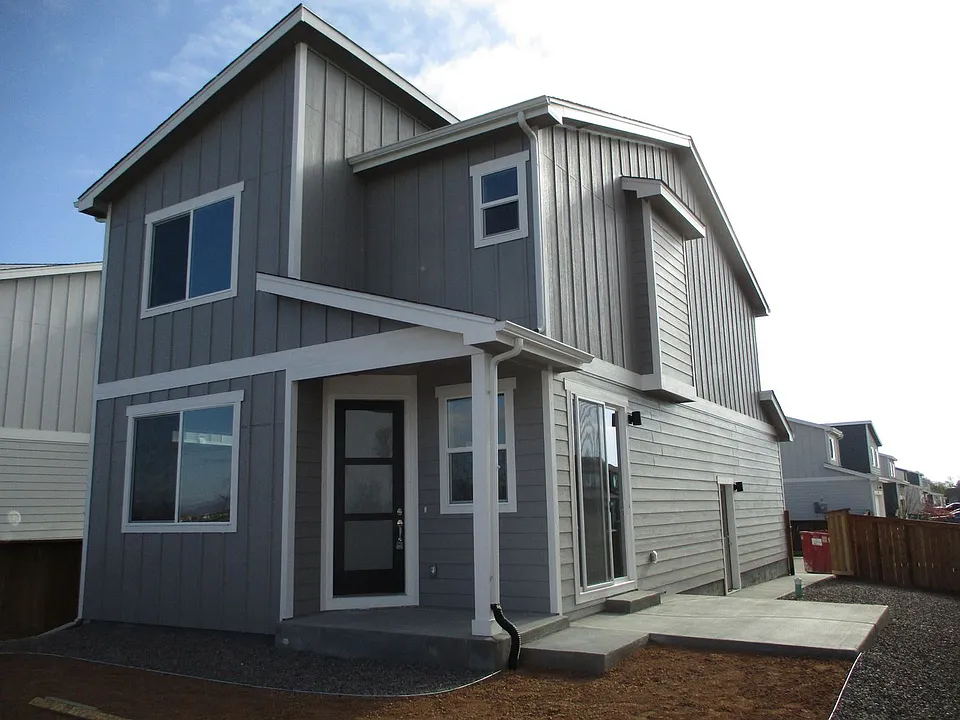 513 Hillsview Dr