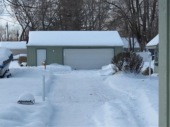 2nd image of 612 Garfield St