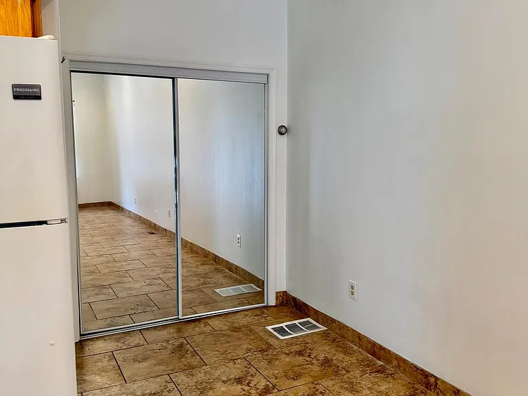 1323 Tasker St — Photo 3