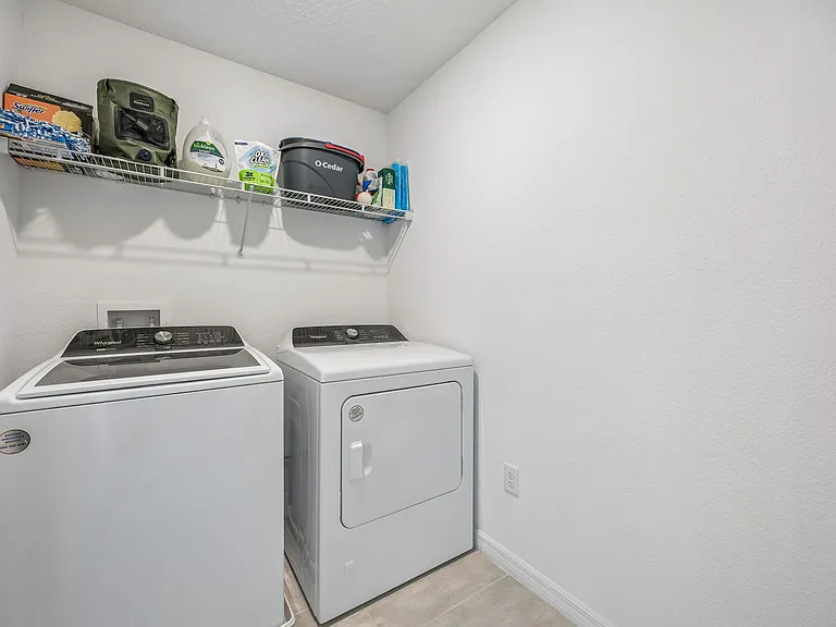 236 Hawthorn Park Cir — Photo 19