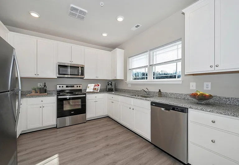 Fairway Vista Apartments — Photo 1
