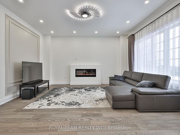 5th image of 1361 Blackmore St