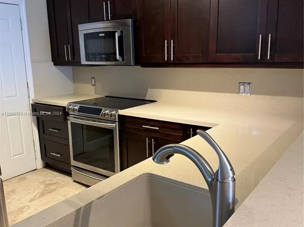 1400 NE 191st St APT 105, Miami, FL 33179