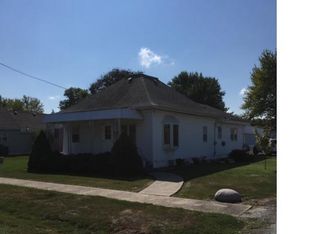 124 E Olive St, Virden, IL 62690