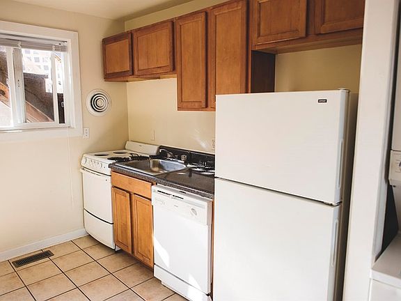 3rd image of 1913 Lakeview Ave APT D