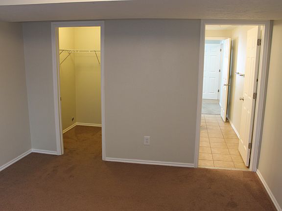 3rd image of 5513 N Geneva Way