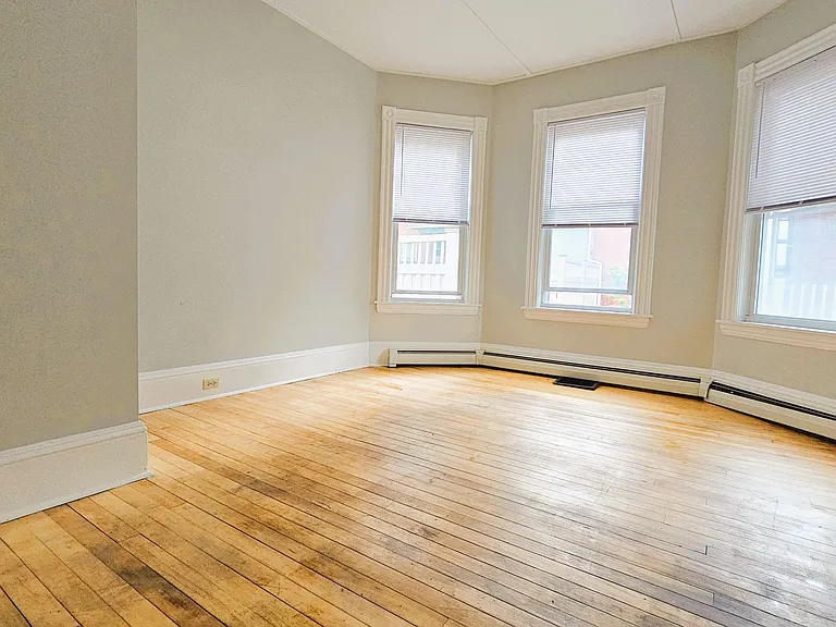 234 Pearl St — Photo 4