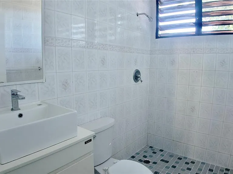 115 Sea Beach Dr — Photo 10