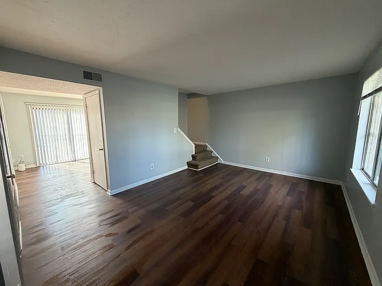 223 Peyton Pl SW — Photo 5