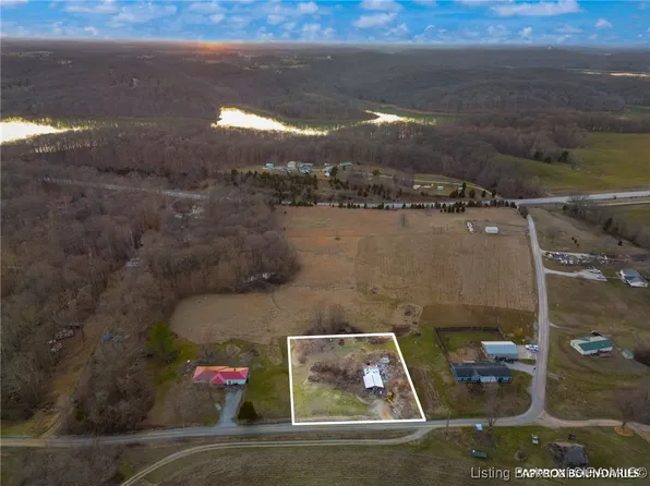 2771 N Williams Ridge Road, Eckerty, IN 47116