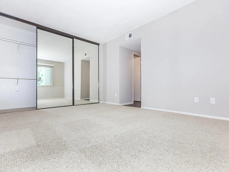 Emerald Court Apartment Homes — Photo 30