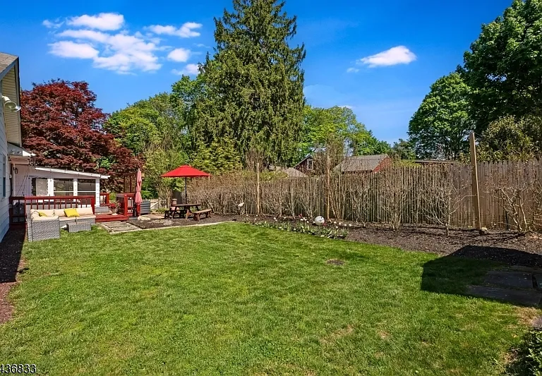 4 Hillcrest Ave — Photo 25