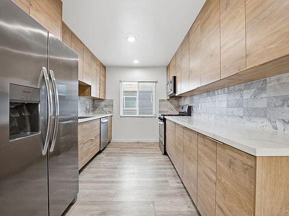 2nd image of 4133 Wabash Ave APT 8