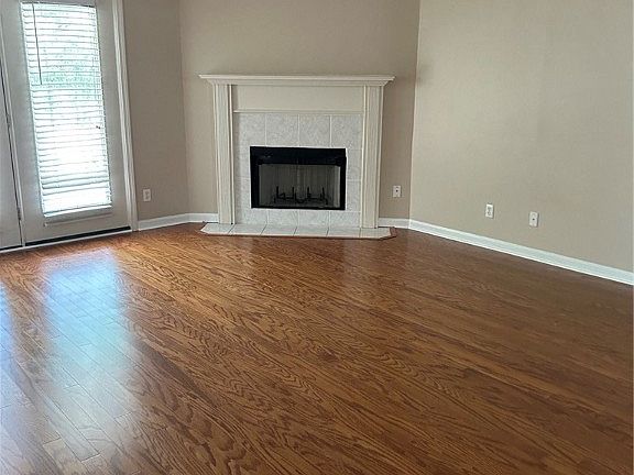 3rd image of 114 Chapel Dr