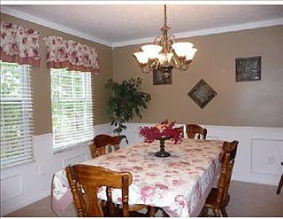 4th image of 452 Monmouth Dr