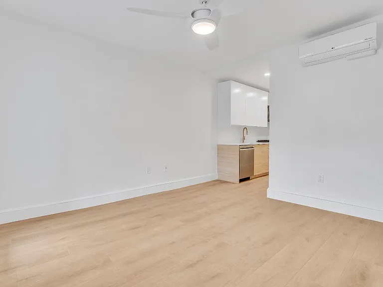 316 Summit Ave #102 — Photo 6