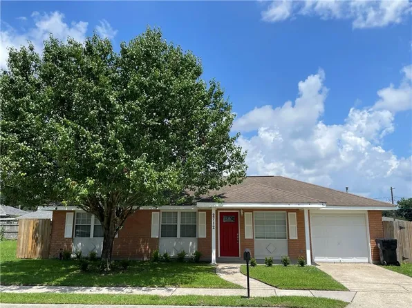 2712 Dauterive Dr, Chalmette, LA 70043
