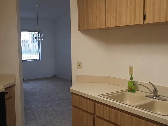 3rd image of 2257 Cypress Point Dr E