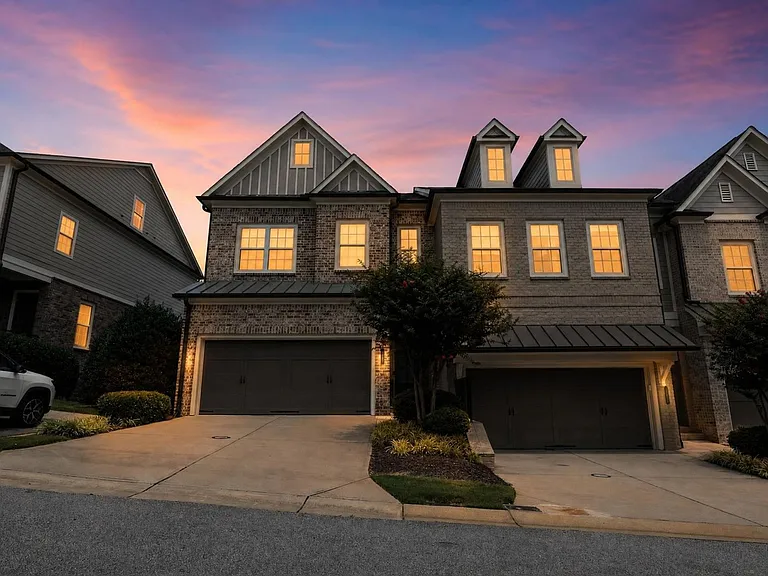 3487 Fenton Dr SE — Photo 2
